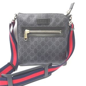 Gucci Black Small Shoulder Bag GG Supreme Messenger